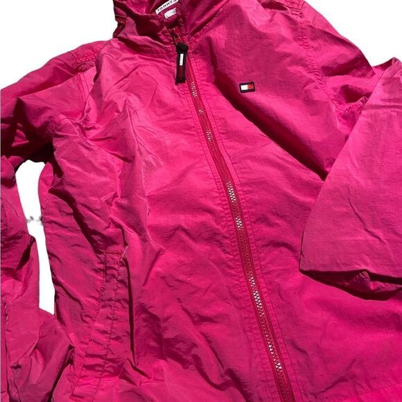 Tommy Hilfiger size medium rain jacket with hood excellent condition - Picture 2 of 2